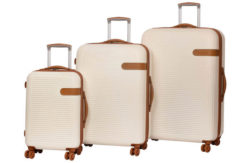 IT Luggage Expandable En Vogue Large Hard 8 Wheel Suitcase.